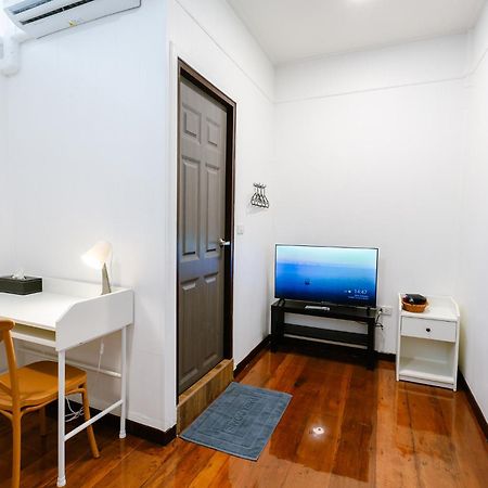 Diff Hostel Бангкок Экстерьер фото
