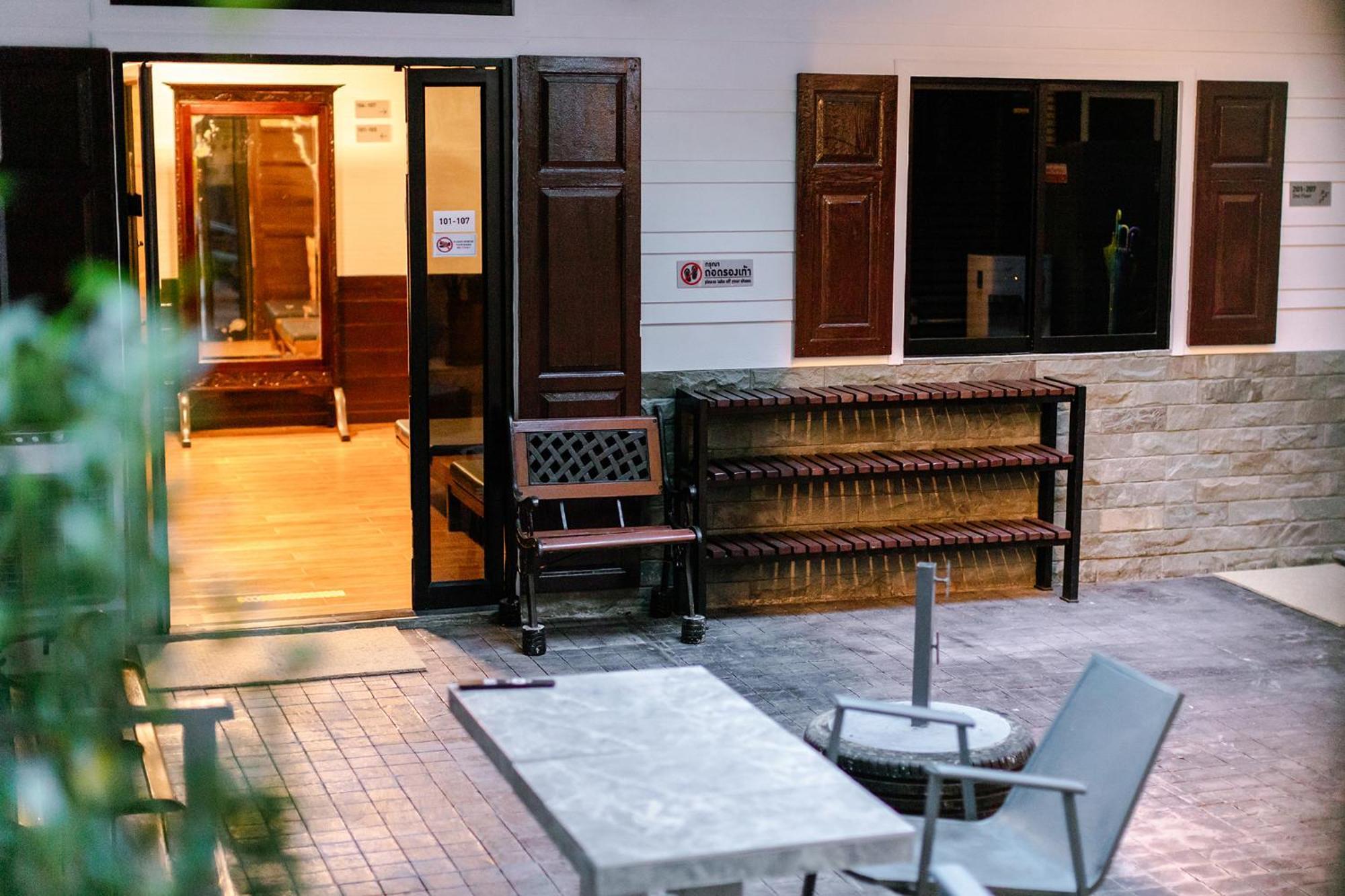 Diff Hostel Бангкок Экстерьер фото