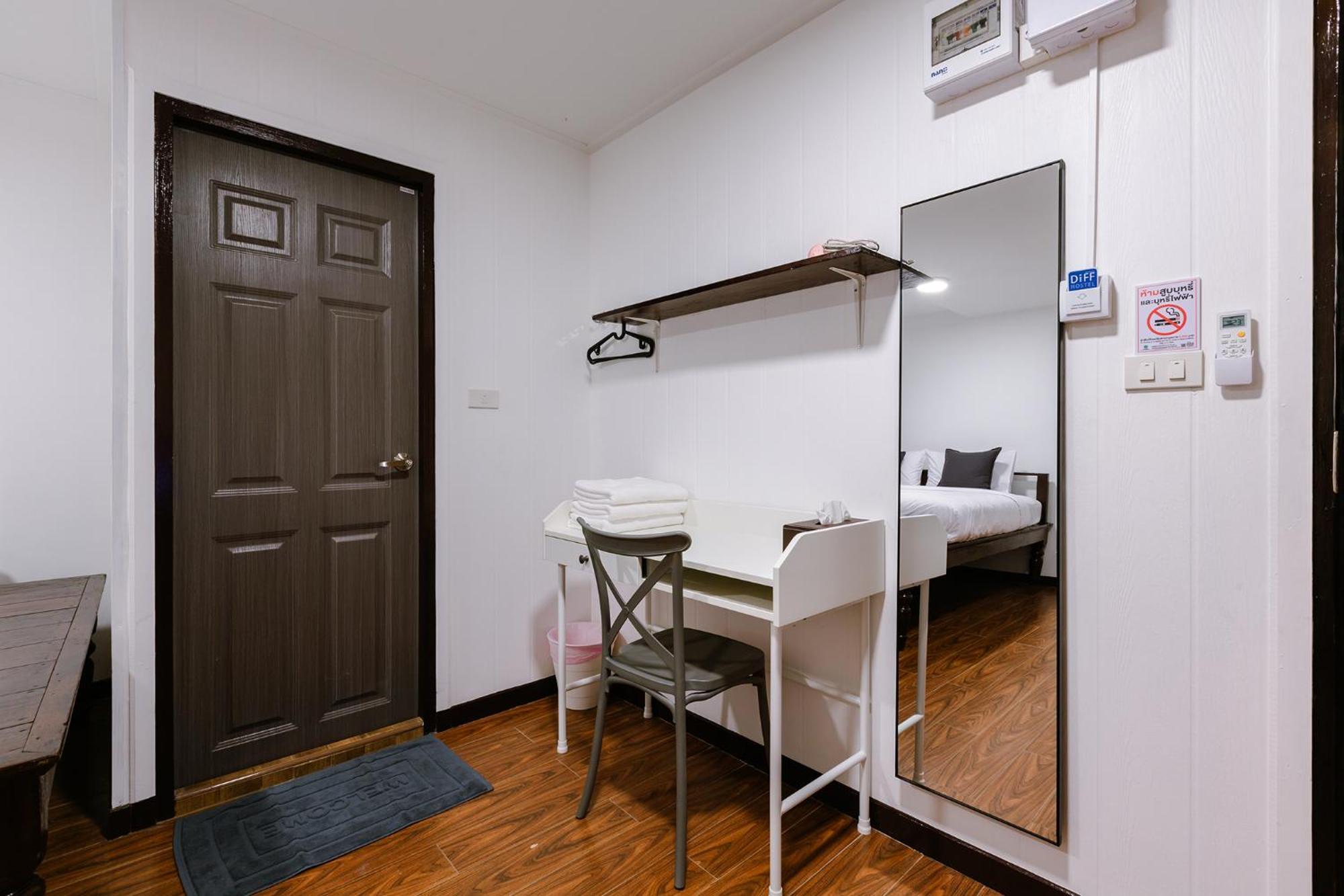 Diff Hostel Бангкок Экстерьер фото