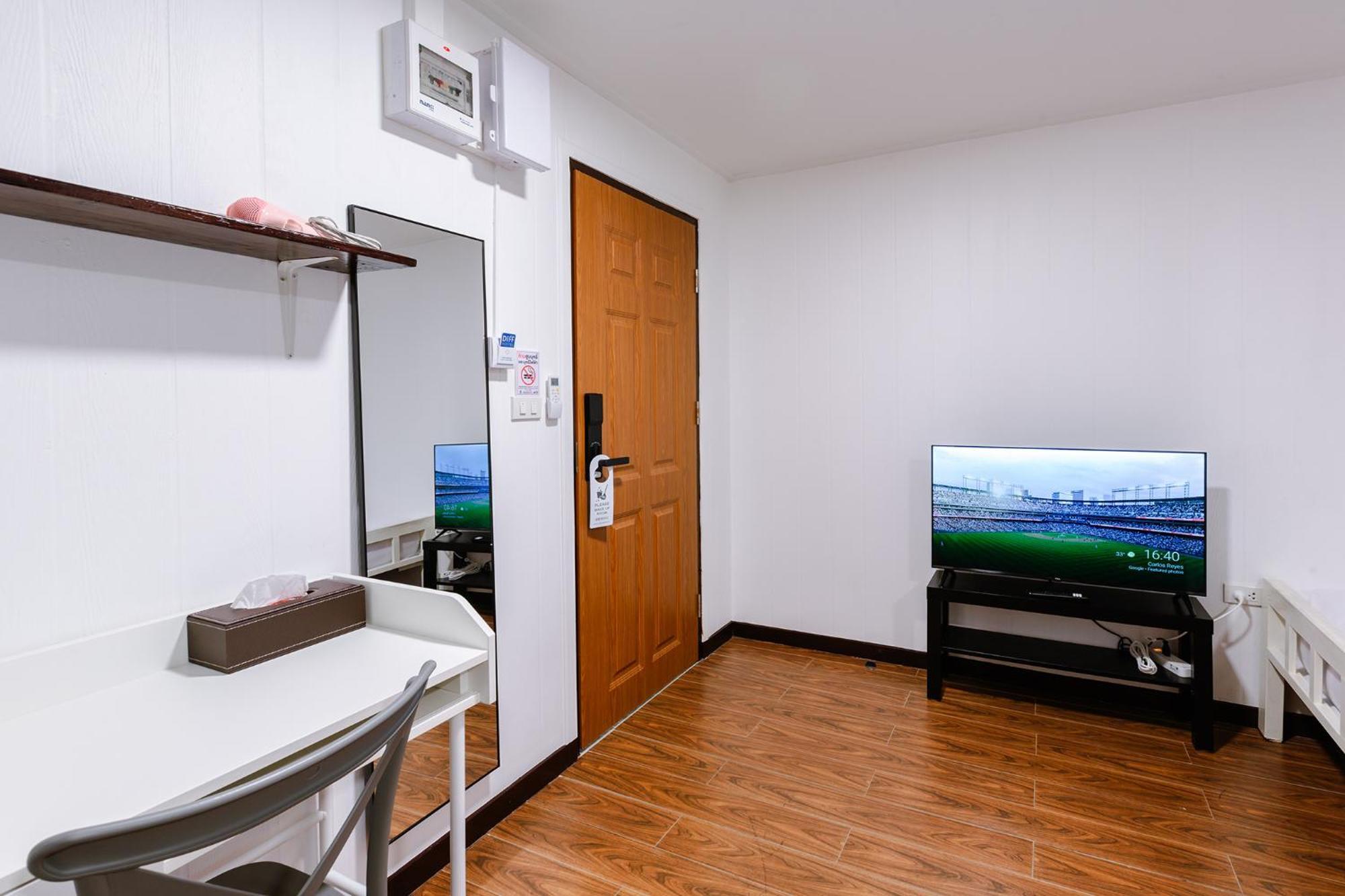 Diff Hostel Бангкок Экстерьер фото